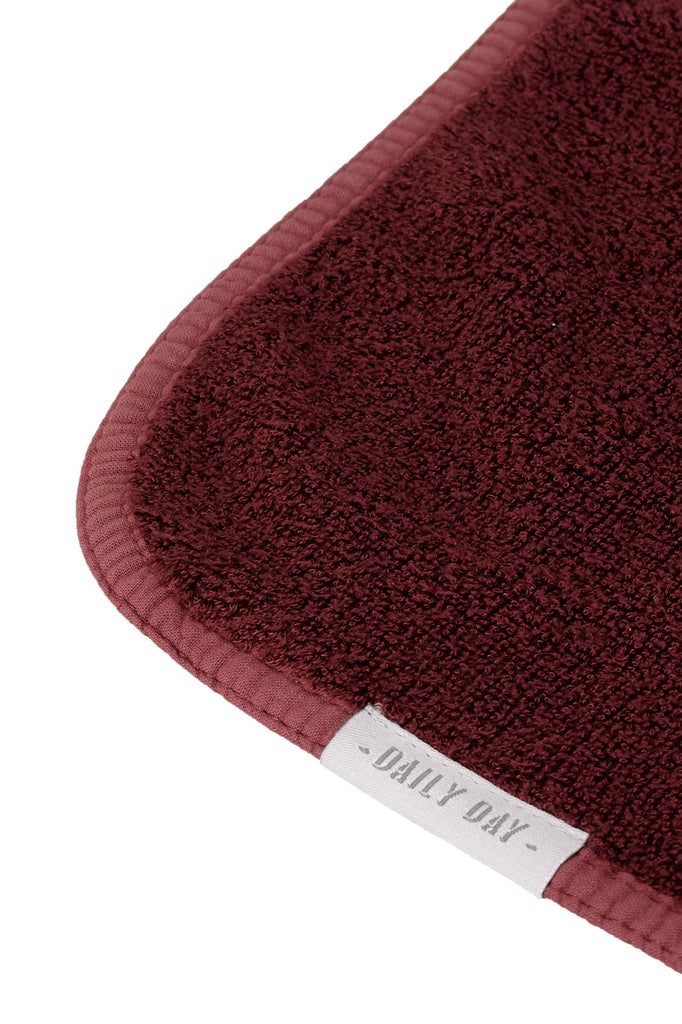 daily_day_bath_towel_red_wine